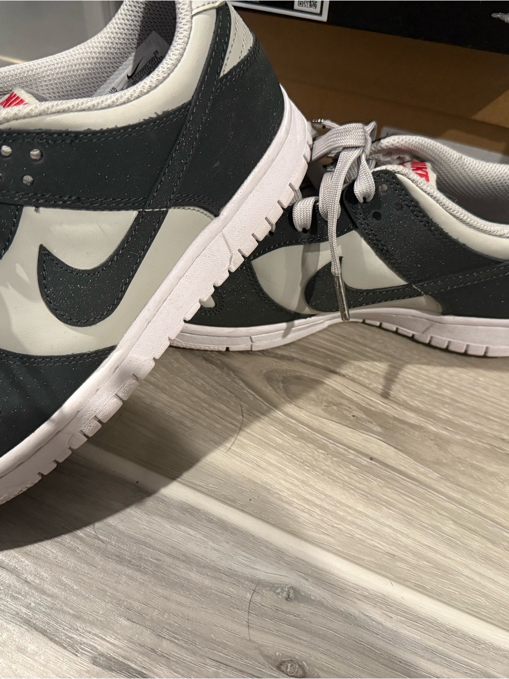 Nike Low-Top Sneakers in dark gray and light gray